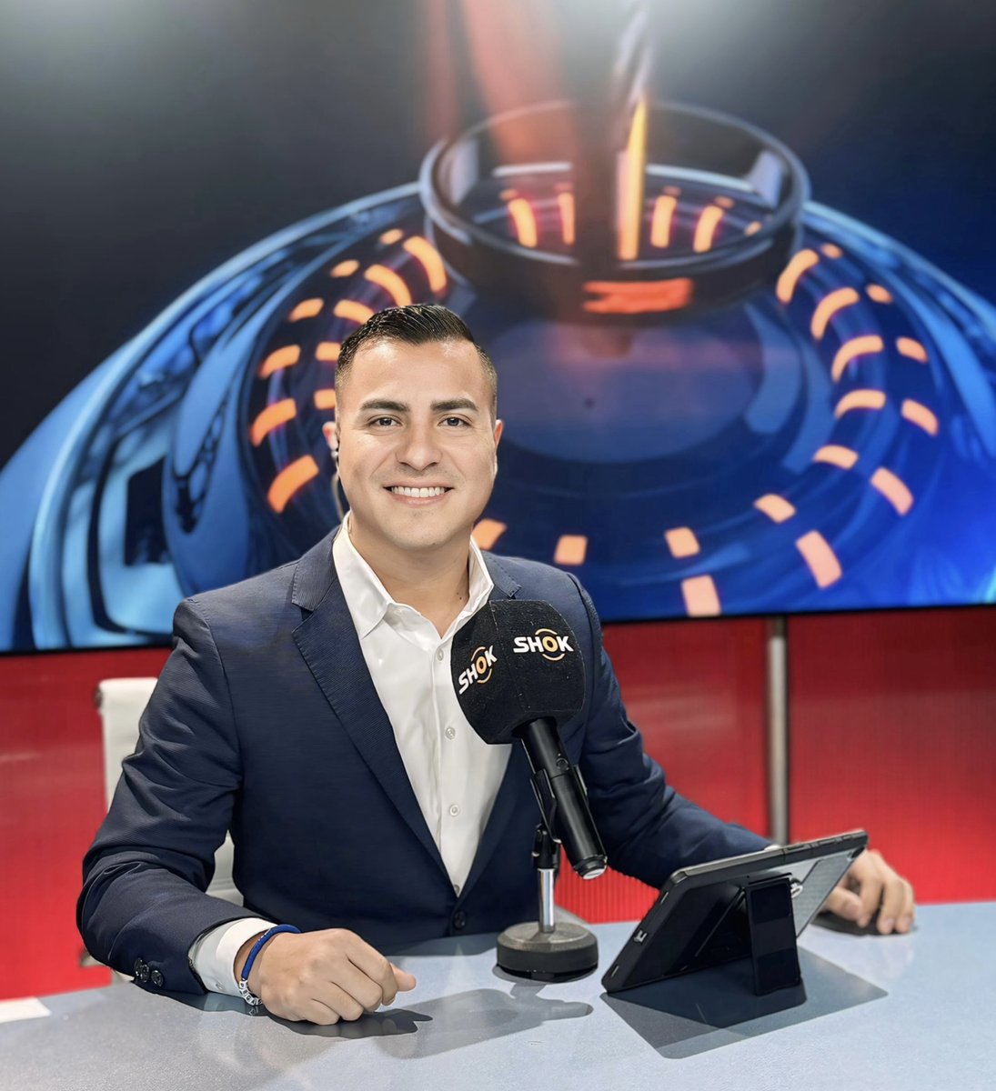 Rony Vargas Vargas (@ronyvargasv) on Twitter photo ¡Hoy <a href="/elmarcadortv/">El Marcador TV</a> estará en llamas! 🔥
Los espero en directo de 3PM a 4PM en <a href="/NexPanama/">NEX Panama</a> Canal 21, <a href="/shokmultimedia/">shokmultimedia</a> 93.3 FM y nuestro Canal YouTube. 👇🏼
youtube.com/@elmarcadortv?… ¡Hoy <a href="/elmarcadortv/">El Marcador TV</a> estará en llamas! 🔥
Los espero en directo de 3PM a 4PM en <a href="/NexPanama/">NEX Panama</a> Canal 21, <a href="/shokmultimedia/">shokmultimedia</a> 93.3 FM y nuestro Canal YouTube. 👇🏼
youtube.com/@elmarcadortv?…