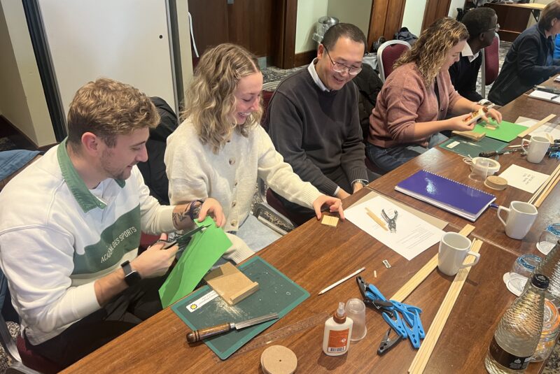 railpage's tweet image. Warwickshire primary schools to deliver Engineer Rail Programme dlvr.it/TFPh0W #Network #Porterbrook #PrimaryEngineer #RailNews