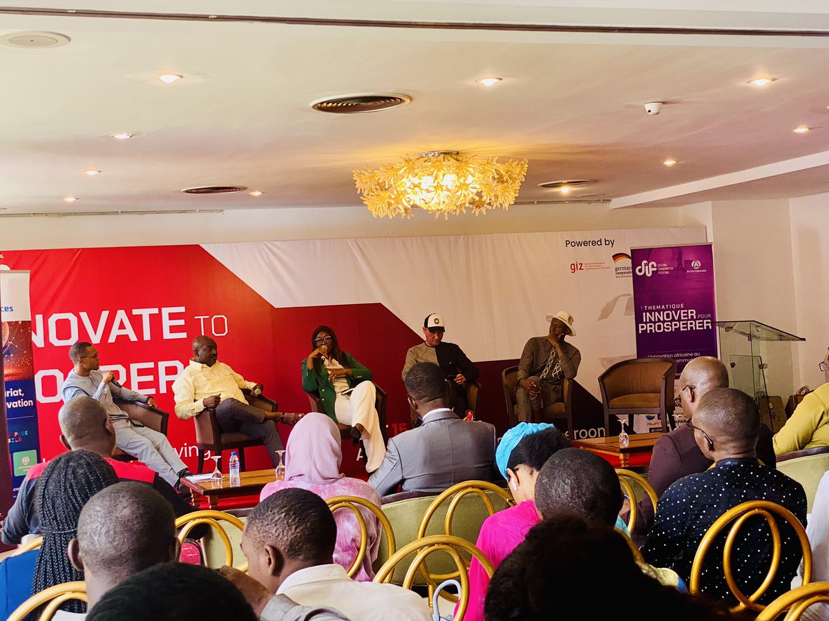 alida_eboo's tweet photo. Dans la matinée de ce deuxième jour, le premier panel portait sur les enjeux de l'IA dans l'économie Africaine (apport, enjeux...) avec entre autre @lorenty , Directeur de l’innovation à @jfn_center University et @youbichristelle, Directrice de @AM_Group18 . 
#DIF3 https://t.co/GonRISHvzn