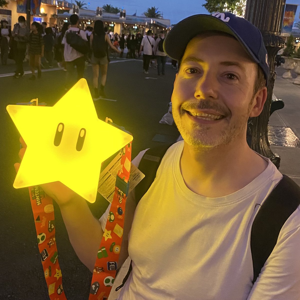 tangledupinfun's tweet photo. Super Star popcorn bucket! ⭐️ 

#Mario #SuperNintendoWorld @USJ_Official https://t.co/mWYfuOTiWn