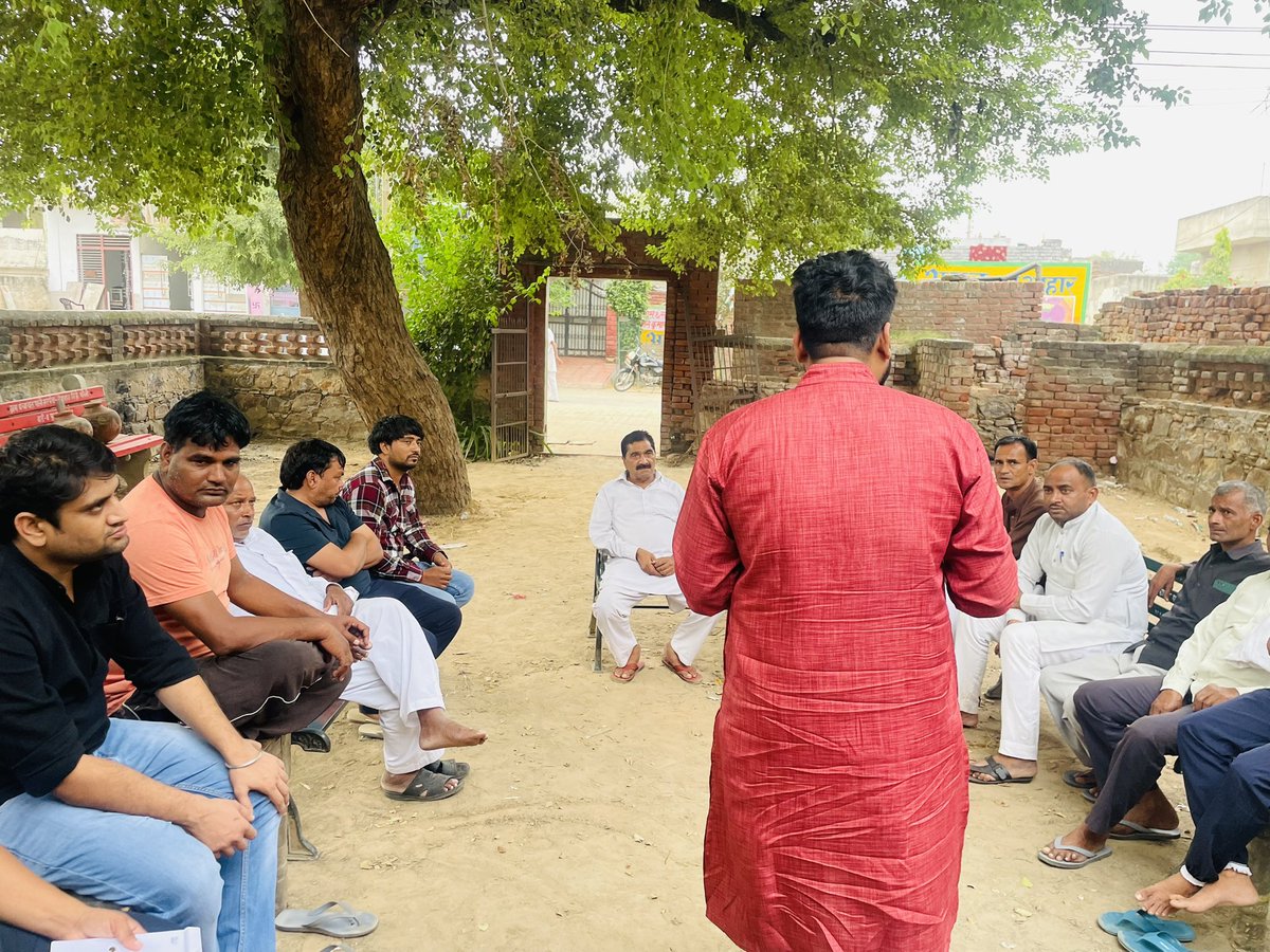 DigvijayHoPE's tweet photo. Successfully completed the 6th Prarambhik Baithak of Bharatiya Krishi Samvad in Pali Village, Mahendragarh, Haryana. 
Meaningful dialogues with farmers on sustainable agriculture and future growth pathways. We discussed the vital role of millets as the grains of the future

#BharatiyaKrishiSamvad 
https://t.co/pjCBSn8o8v

@NayabSainiBJP @myogiadityanath @shivprakashbjp @blsanthosh @ChouhanShivraj @PiyushGoyal @narendramodi @AmitShah @PMOIndia @dr_satyapal @DrMohanBhagwat @kumarnandaj