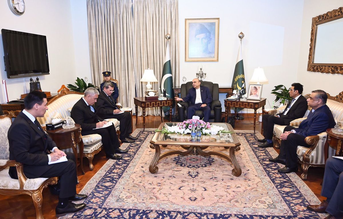 MediaCellPPP's tweet photo. The Deputy Chairman of the Cabinet of Ministers/Minister of Foreign Affairs of Turkmenistan, Rashid Meredov, called on President @AAliZardari, at Aiwan-e-Sadr https://t.co/aoLXid9vvG