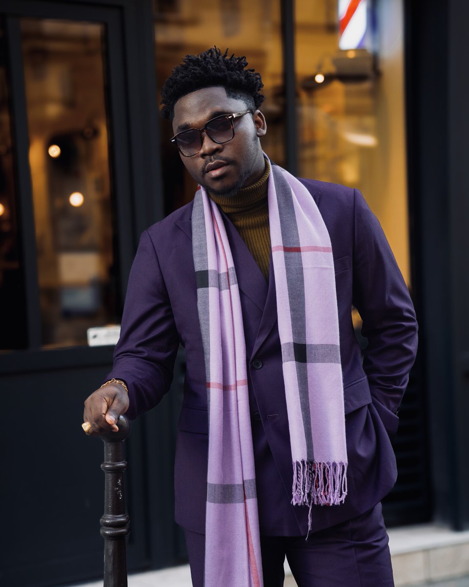 Hockerty_'s tweet image. Why play it safe when you can stand out?💜 Confidence should dictate your choice, not fear. How about a purple suit? 👉#BespokeFashion