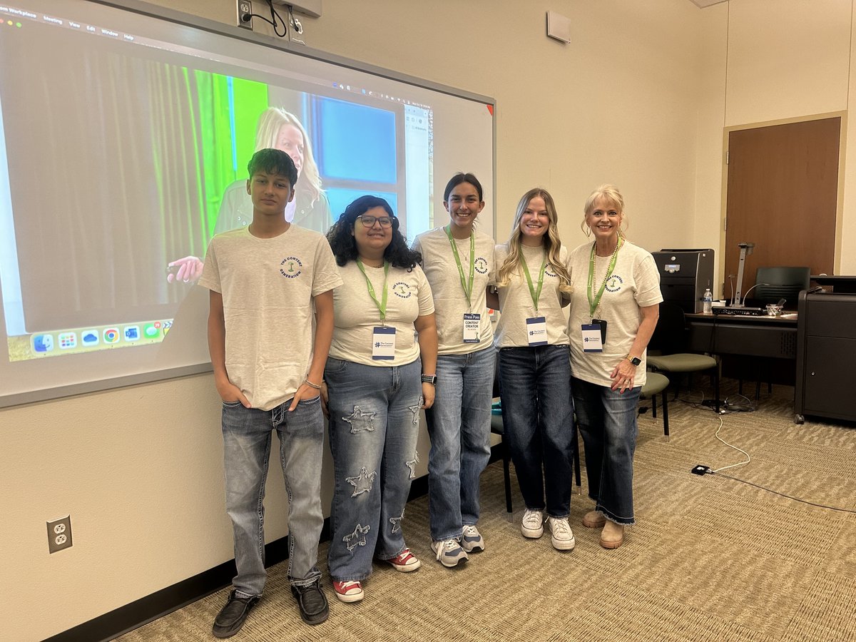 Some of our Pampa High School Student News Network students are participating in the virtual conference, The Content Generation Workshop! Today, they are learning from national experts in social media marketing &amp; digital citizenship. 📷️ #contentgenerationworkshop #pampaHS 📷️