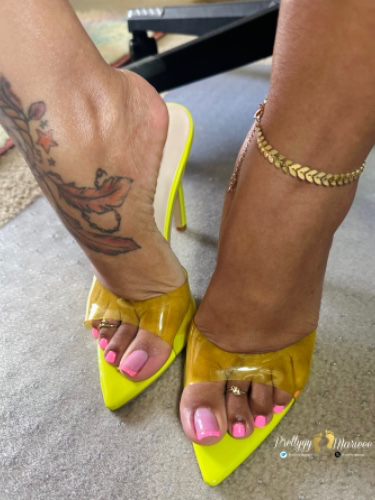 theeprettymarie's tweet photo. I just received New Shoes from Anonymous via Throne. Thank you! https://t.co/2KmhG8FzZ6 #Wishlist #Throne https://t.co/C8l54Tbg4K