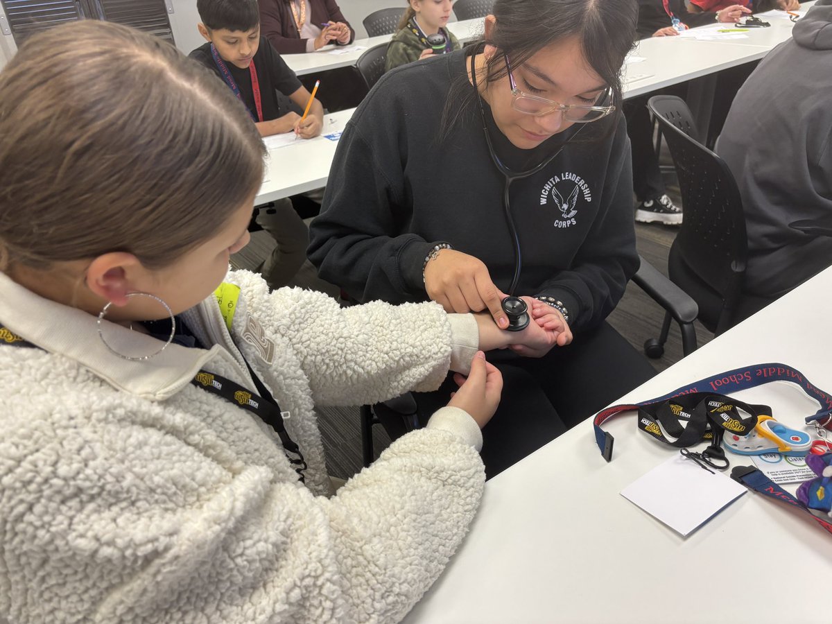 WichitaUSD259's tweet image. Today we’re hosting 200 WPS 7th graders at the Healthcare FutureReady Center where they’ll get hands-on experiences learning about careers in healthcare. @Greater_Wichita @WesleyMedical @wsutech #WPSFutureReady