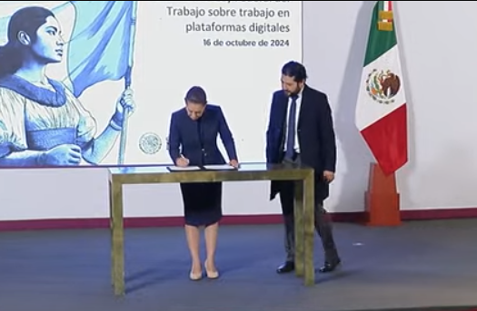 cursorenla's tweet photo. Firma la presidenta de México decreto de la LFT en materia de trabajo en plataformas digitales.
La presidenta #ClaudiaSheinbaum agregó que son más de 658 mil personas que serán beneficiadas.
https://t.co/34gUwrURDV https://t.co/D4ErHAGvRF