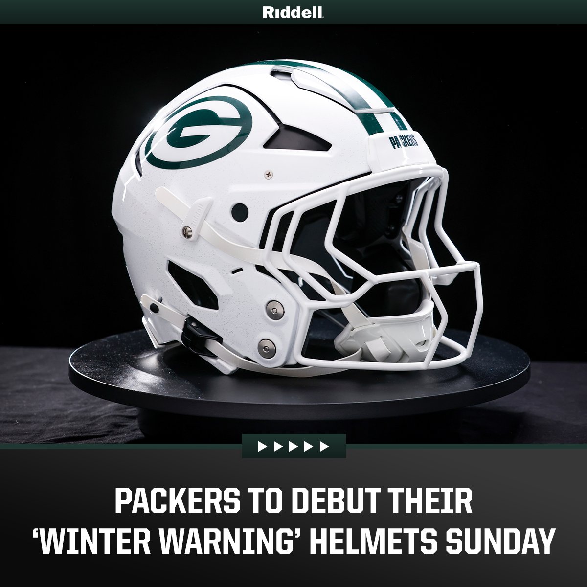 RiddellSports's tweet photo. Sunday at Lambeau is looking a little chilly.❄️
@packers | #OnFieldAlt https://t.co/RJHFftnDM9