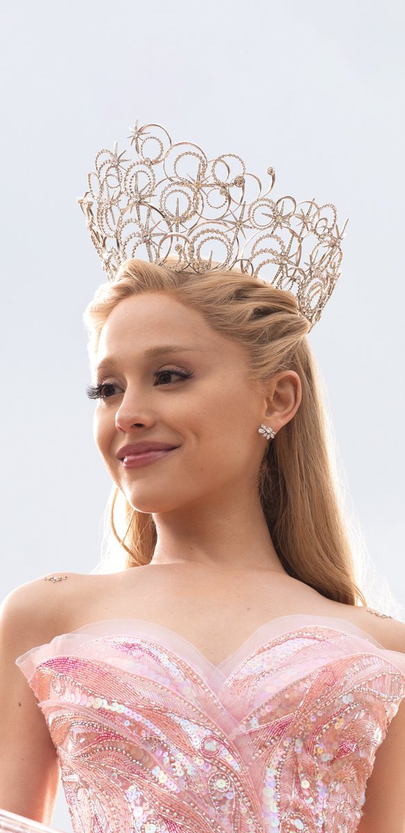JumpTrailers's tweet photo. Ariana Grande as Glinda 4K
Wallpaper    

Made By: @komixbro https://t.co/eBlUsqbaRZ