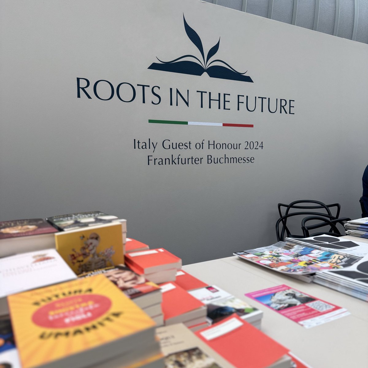 Ex Libris (@ex_libris_com) on Twitter photo Che avventura! Ed è appena cominciata!
🇮🇹 Ospite d’Onore 2024 alla <a href="/Book_Fair/">FrankfurterBuchmesse</a> 📚 Che avventura! Ed è appena cominciata!
🇮🇹 Ospite d’Onore 2024 alla <a href="/Book_Fair/">FrankfurterBuchmesse</a> 📚