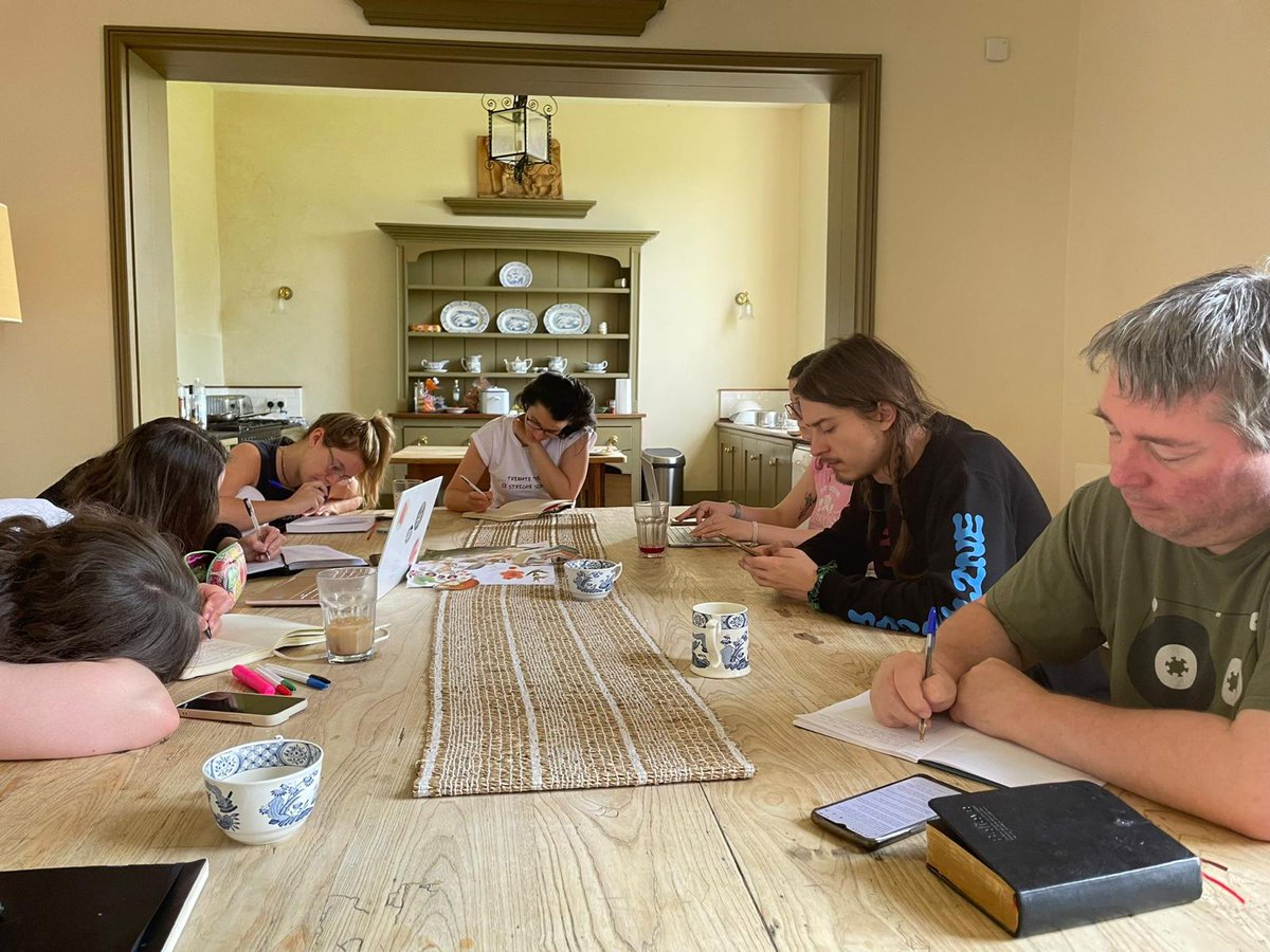 Free @landmarktrust stays for students and researchers in 2025 with Landmark Futures:
- get your study pals together 📚 
- choose your dates and location from over 200 properties
- applications close 4 November: bit.ly/3RyeyVf
<a href="/strandings/">SMASS</a> @BleedingStroke <a href="/Humanities_CMet/">English&CreativeWritingCardiffMet</a>