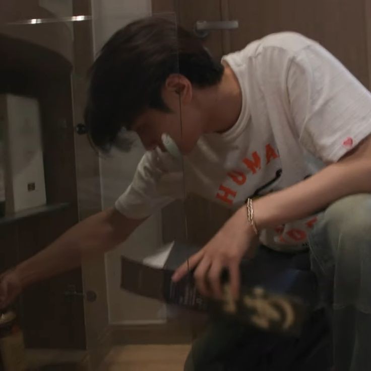 carmoeera's tweet photo. The Apartment We Won't Share
— jayke few tweet au by carmoeera https://t.co/U8DGK3AR5c