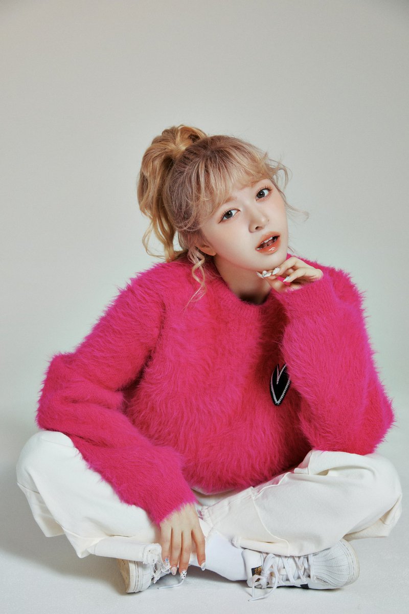 NMIXX_official's tweet photo. #NMIXX #엔믹스
#릴리 #LILY 
#릴리꽃이_활짝_피었습니다
#HBD_dear_Lily https://t.co/rvDesJVHLE