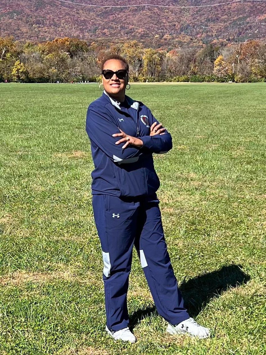Rsmith24_'s tweet photo. RIP Ms. Peggy Davis, thank you for allowing me to bring more light and excitement into VSU Athletics! 💙🧡
You will be truly missed! 😔 https://t.co/3OrgyDdUVo