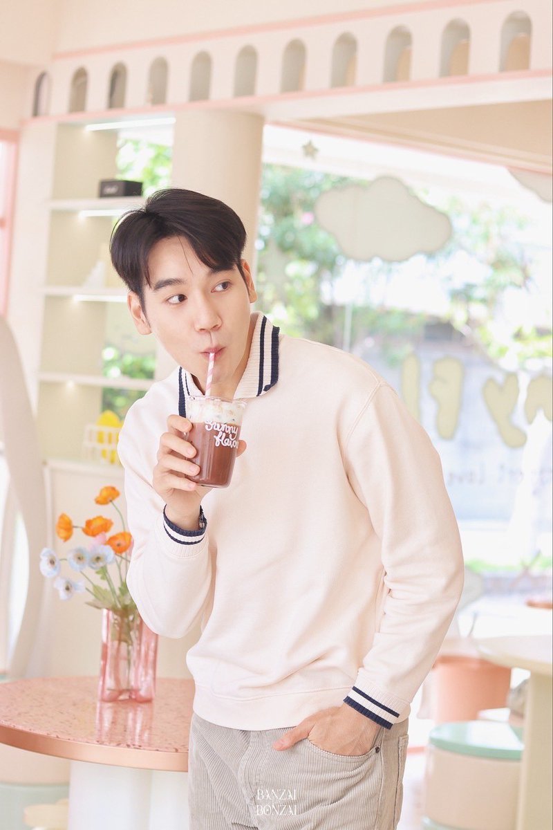 banzaiforbonzai's tweet photo. เด็กชายบอนไซ วัย 26 ขวบ🎂✨

@Bonzaip_ #bonzaip
#Bonzaitwentysixsixsixwifipasswordkongchantateryakchai https://t.co/4u3TlYWwU2