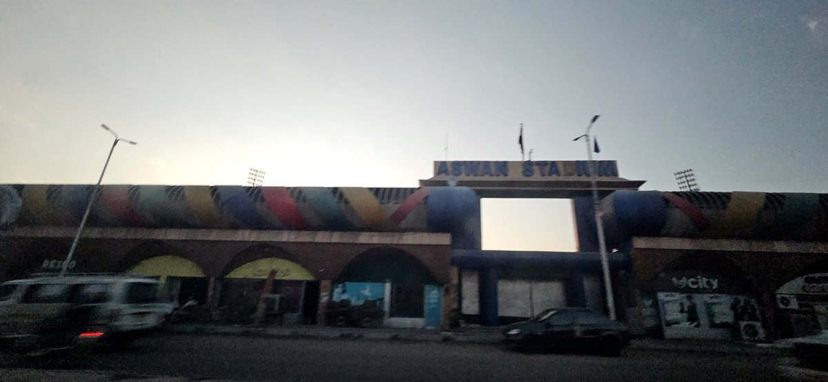 92haiku's tweet photo. Quick drive past Aswan Stadium. Excellent floodlight action.
#Groundhopping #Aswan https://t.co/XnC4g1ZPno