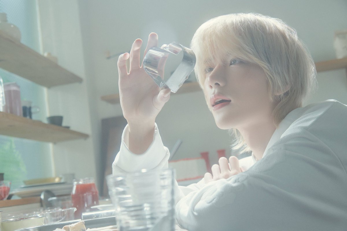 bxmgyx_13's tweet photo. The Star Chapter: SANCTUARY - 'ANGEL' #범규 #BEOMGYU https://t.co/RtCCRRCwmT