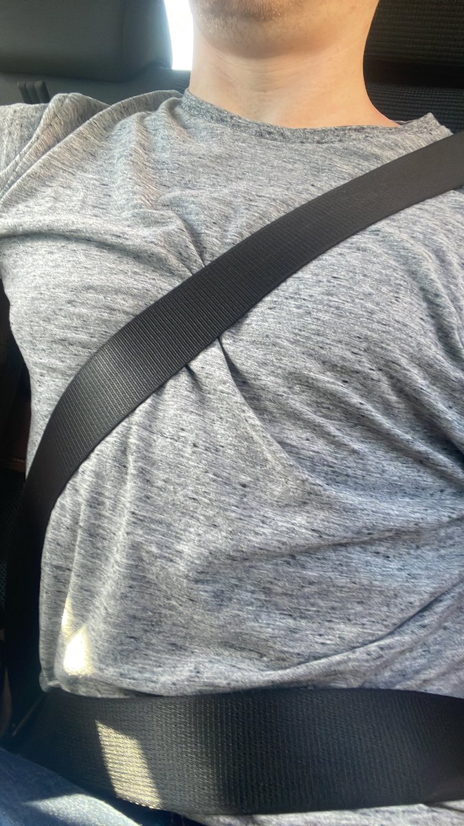 _nextdoorgeek_'s tweet photo. Chest chest chest chest https://t.co/KAicEKXFYD