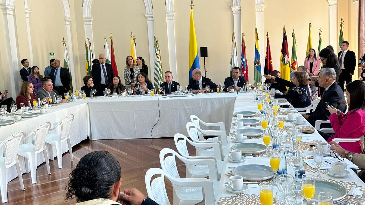 EdgarDiazPaLant's tweet photo. En la mesa de voceros rumbo a la #COP16 manifestamos que el Foro Interparlamentario debe ser presidido por @SenadoGovCo que será el espacio en la zona azul de diálogo con parlamentarios del mundo sobre la conservación de la biodiversidad https://t.co/2WRVgOUypV
