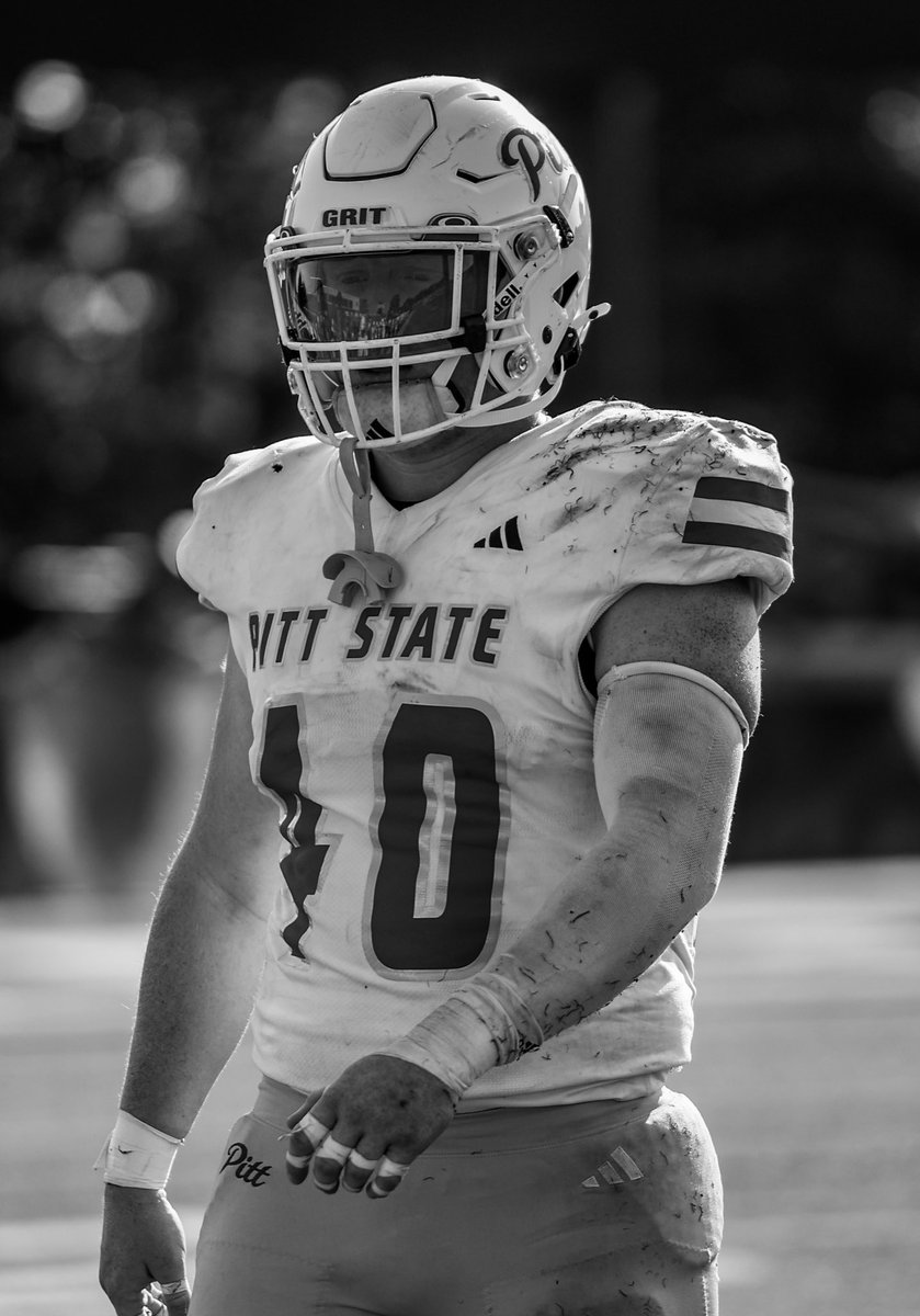 GorillasFB's tweet photo. black and white wednesday 🦍 

#GRIT // #KOJ // #OAGAAG https://t.co/IAb1EaSqiV