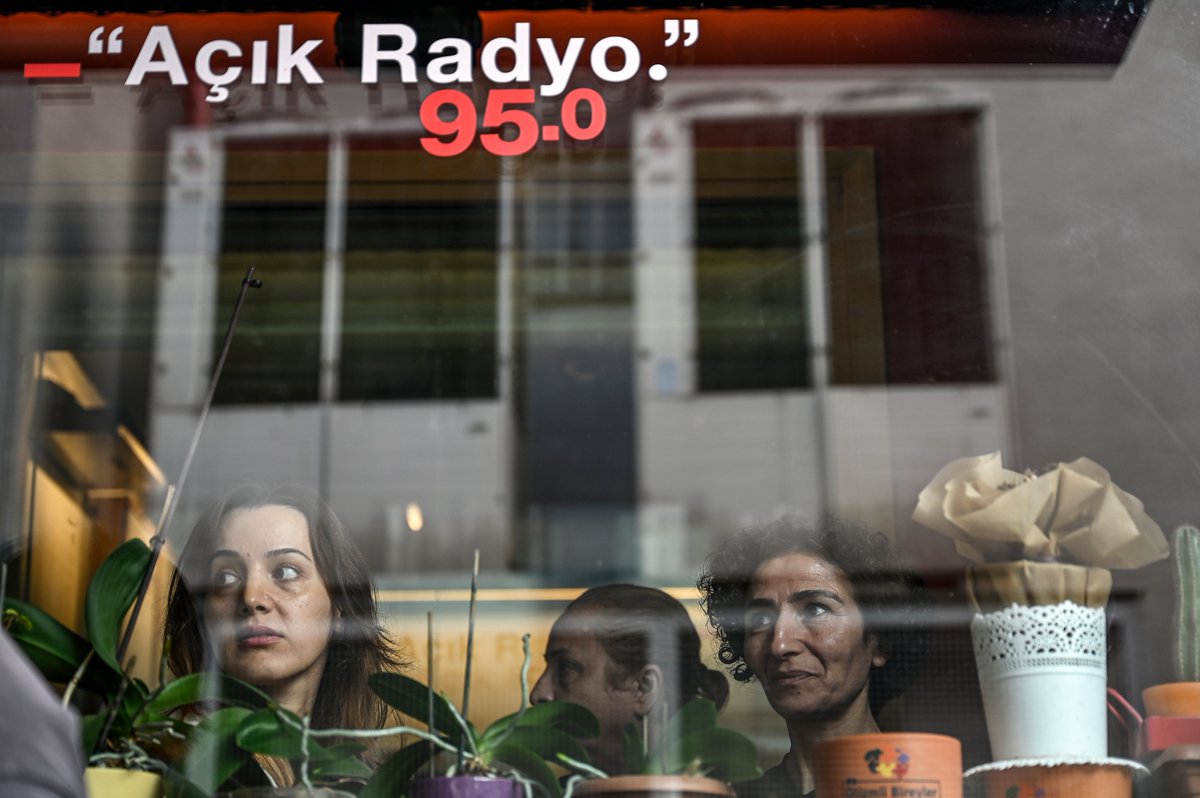 Fulya Özerkan (@fulyaozerkan) on Twitter photo After more than 30 years on air, Istanbul's <a href="/acikradyo/">Apaçık Radyo</a> falls silent after the station was shut down by Turkish authorities. our <a href="/AFP/">AFP News Agency</a> report: ibtimes.com/turkey-shuts-d… pics by <a href="/ozannkosee/">Ozan Kose</a> video by <a href="/ic_iordachescu/">Ionut Iordachescu</a> After more than 30 years on air, Istanbul's <a href="/acikradyo/">Apaçık Radyo</a> falls silent after the station was shut down by Turkish authorities. our <a href="/AFP/">AFP News Agency</a> report: ibtimes.com/turkey-shuts-d… pics by <a href="/ozannkosee/">Ozan Kose</a> video by <a href="/ic_iordachescu/">Ionut Iordachescu</a>