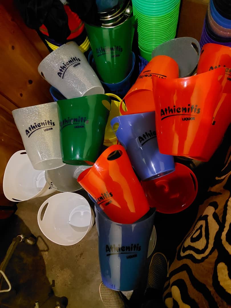 grrrybo's tweet photo. @antomukuwa Branded Ice Buckets! ✅️
$5 for 1 bucket

$3.50 for 10 and above!

Contact: +263778473653 https://t.co/h2Wsd7VEoH