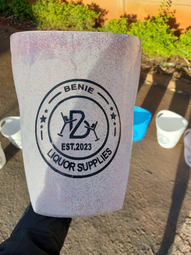grrrybo's tweet photo. @antomukuwa Branded Ice Buckets! ✅️
$5 for 1 bucket

$3.50 for 10 and above!

Contact: +263778473653 https://t.co/h2Wsd7VEoH