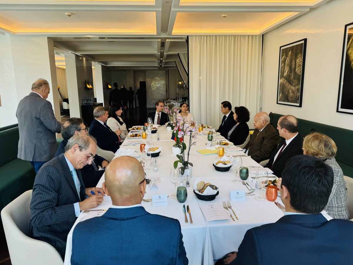 JustoDuarte's tweet photo. Hoy tuve el honor de ofrecer a mis colegasel tradicional almuerzo iberoamericano, celebrado en el Hotel Story Rabat, que contó con la participación de todos los países de la región acreditados en Marruecos. https://t.co/D8vDFhCIIj