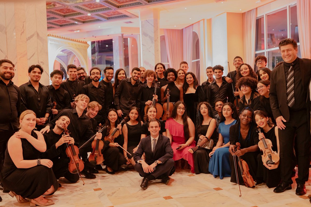 IFTunisie's tweet photo. ✨ Un grand moment d'émotion hier soir lors du #concert "Cordes en harmonie" qui a réunit des musiciens #Tunisie|ns 🇹🇳 et des musiciens issus des trois mythiques institutions musicales internationales, @CnsmdParis 🇫🇷, @RoyalAcadMusic 🇬🇧, et @mdwwien 🇦🇹

👉 https://t.co/uwZ172sWIm https://t.co/jgqYbxd379