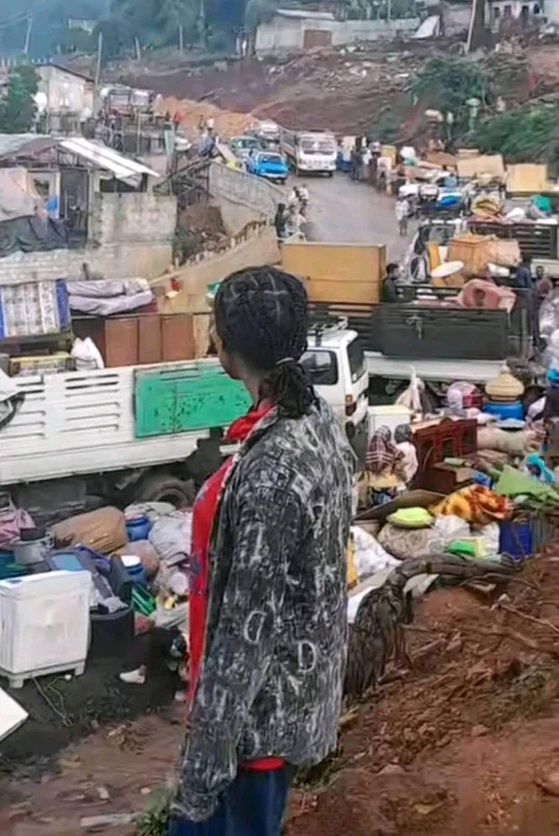 RasDamte's tweet photo. #WarOnAmhara 
#AmharaGenocide 

The #OromumaFascism Prosperity Gospel

Colliding or even harming @AbiyAhmedAli 's palm trees would cost u a whopping 400k Birr.

But 
Demolishing homes &amp; uprooting Amharas in Addis? Invading, killing &amp; displacing Amharas?

It is the law! 
@UNOSAPG https://t.co/jnQqHhBqM1