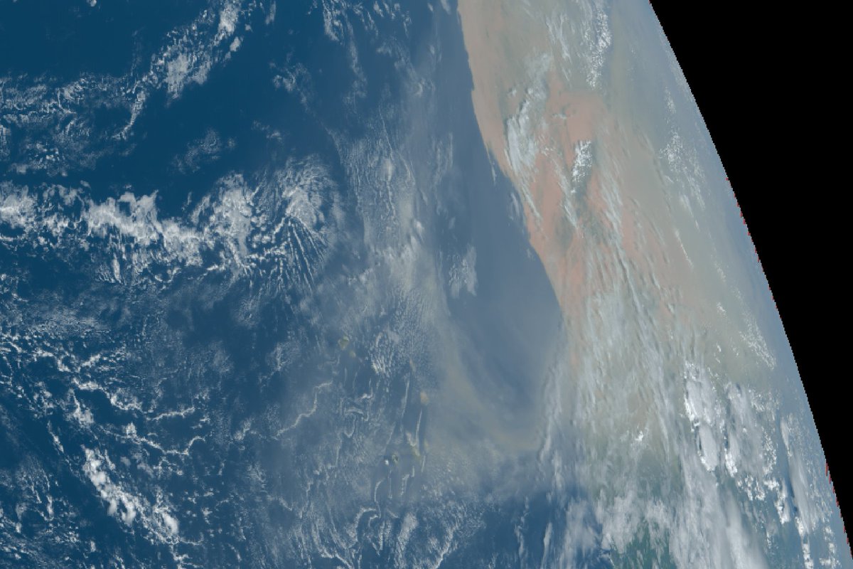 earthviewssat's tweet photo. #Sahara Dust Dyes the #Atlantic https://t.co/WdRswHkcCx