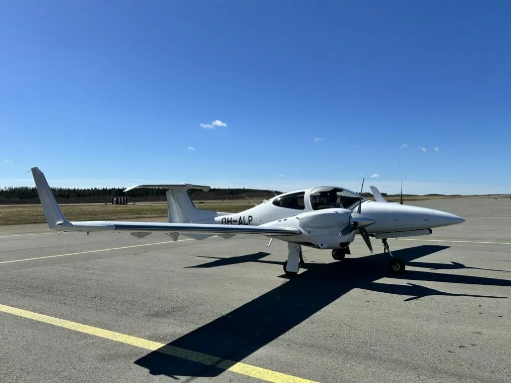 avpayltd's tweet photo. 🚨NEW LISTING ALERT 🚨
2019 Diamond DA42 VI For Sale By Aeropole
Check-out the full specs at:
https://t.co/gWm7H10TKP
#AvPay #aircraftforsale #aircraftsales #pilot #airborne #aviationdaily #aviation #aircraft #pilotlife #aviationgeek #aviationlife #2019Diamond https://t.co/7H02sOlyb4