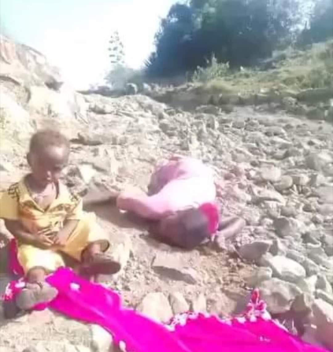 Meyesew's tweet photo. Drone attack killed a mother of two , wounded a two years old baby. This is a #WarCriminal @AbiyAhmedAli genocidal war against the Amhara people . #StateSponsoredAmharaGenocide 
@POTUS @UN @hrw @coe https://t.co/Dm4Fjw5yIY