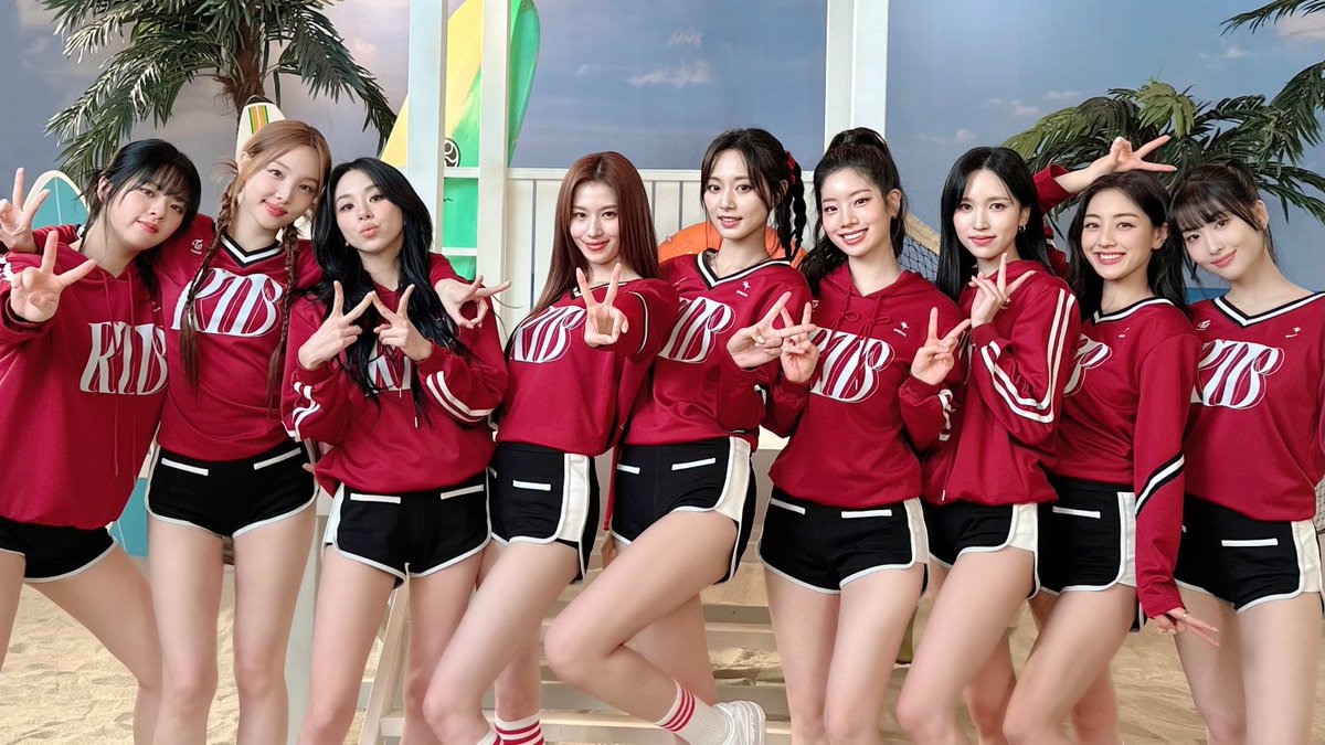 godmitzu's tweet photo. 1 RETWEET/REPLY = 1 VOTE FOR TWICE!

THIS IS MY ONE VALID VOTE FOR DAY 4 #2024MAMAVOTE #TWICE https://t.co/YvUVU74kUE