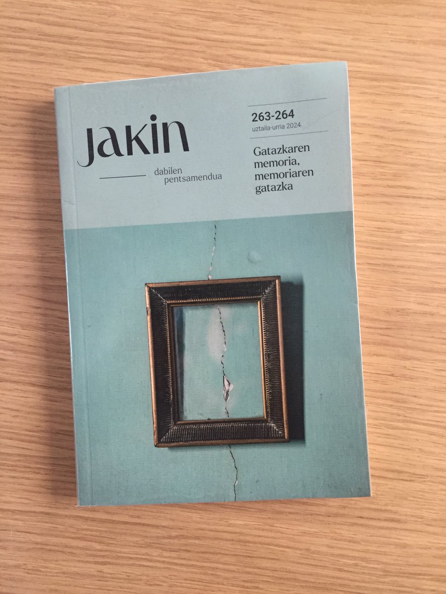 Ederra iruditu zait <a href="/jakin_eus/">Jakin</a>|en soineko berria.