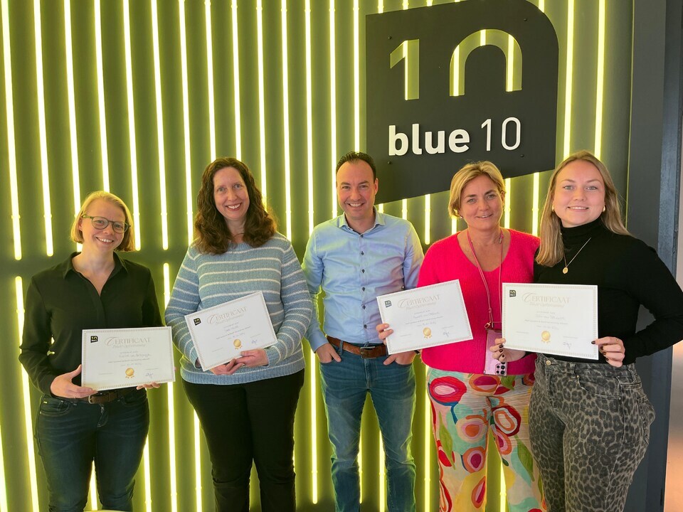 _Blue10's tweet photo. Gisteren gaf Wouter weer een succesvolle Blue10 Opfristraining 🚀

Tijdens de training ontdekten de deelnemers alles van Blue10 én kregen ze tips om bestaande functionaliteiten nog beter te benutten. 

Ook een training volgen? Ga naar: https://t.co/EyyuY3ERaZ

#Blue10 #Training https://t.co/P8urIXtlnT