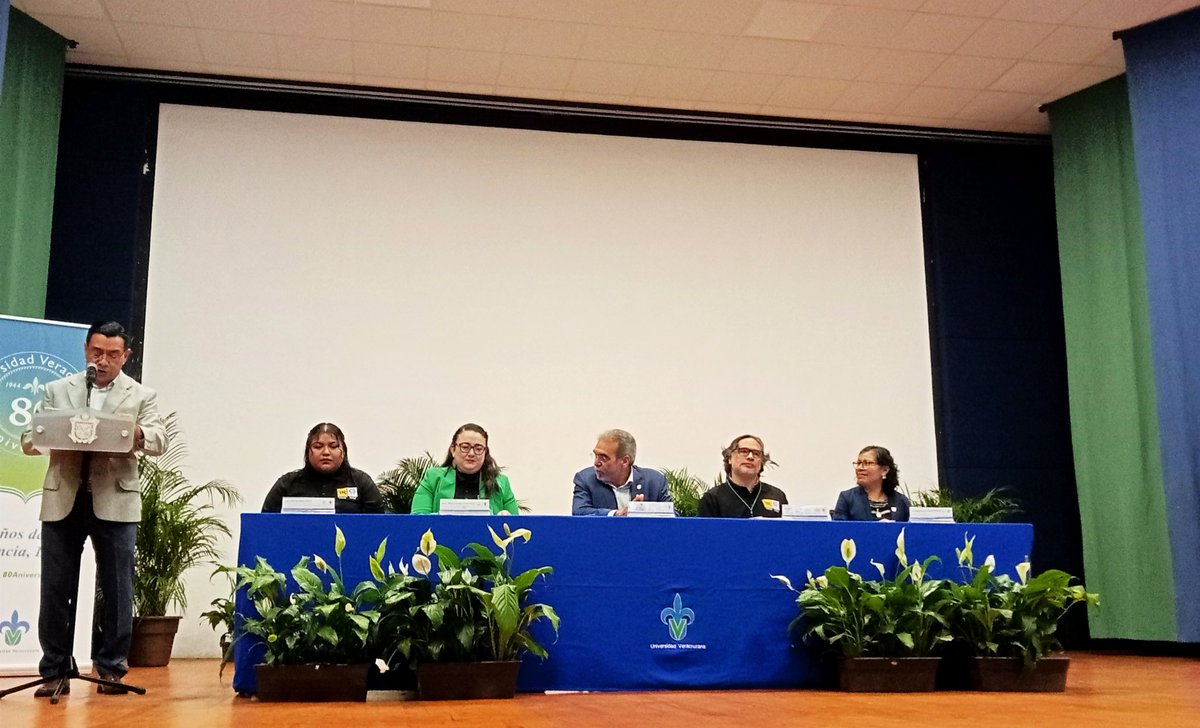smsociologia's tweet photo. Ya estamos en la inauguración de nuestro congreso!
No se lo pierdan 🤓
#CongresoSMS
#EnDefensaDeLaSociología https://t.co/QKvGS7ExWd