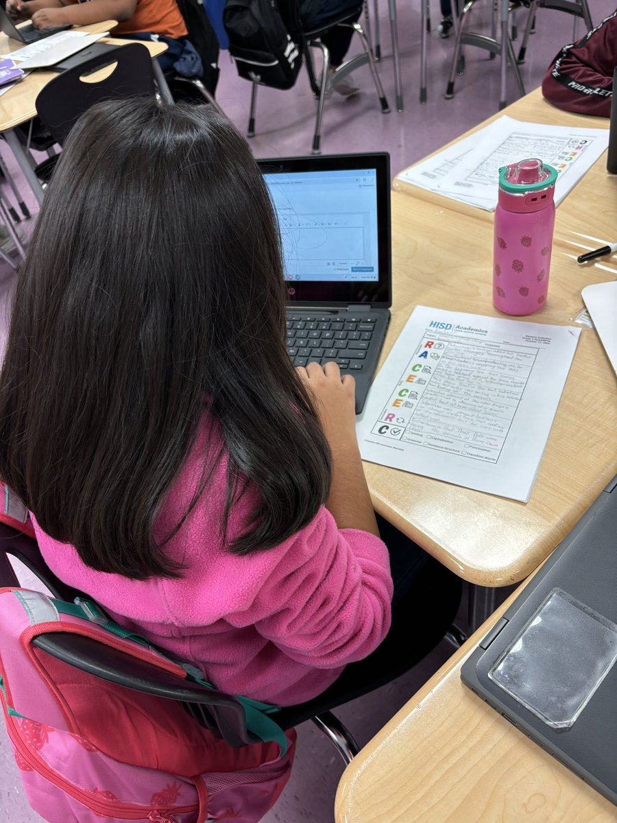 _msgarza's tweet photo. Our 4th graders are hard at work typing up their first ECR of the year! Giving them early practice with writing and typing skills to build confidence and prepare them for success. 💻✏️ @HoustonISD @Coop_Eagles #CoopElementary #4thGradeWriters #EarlyPrep https://t.co/UsbHNPmgDN