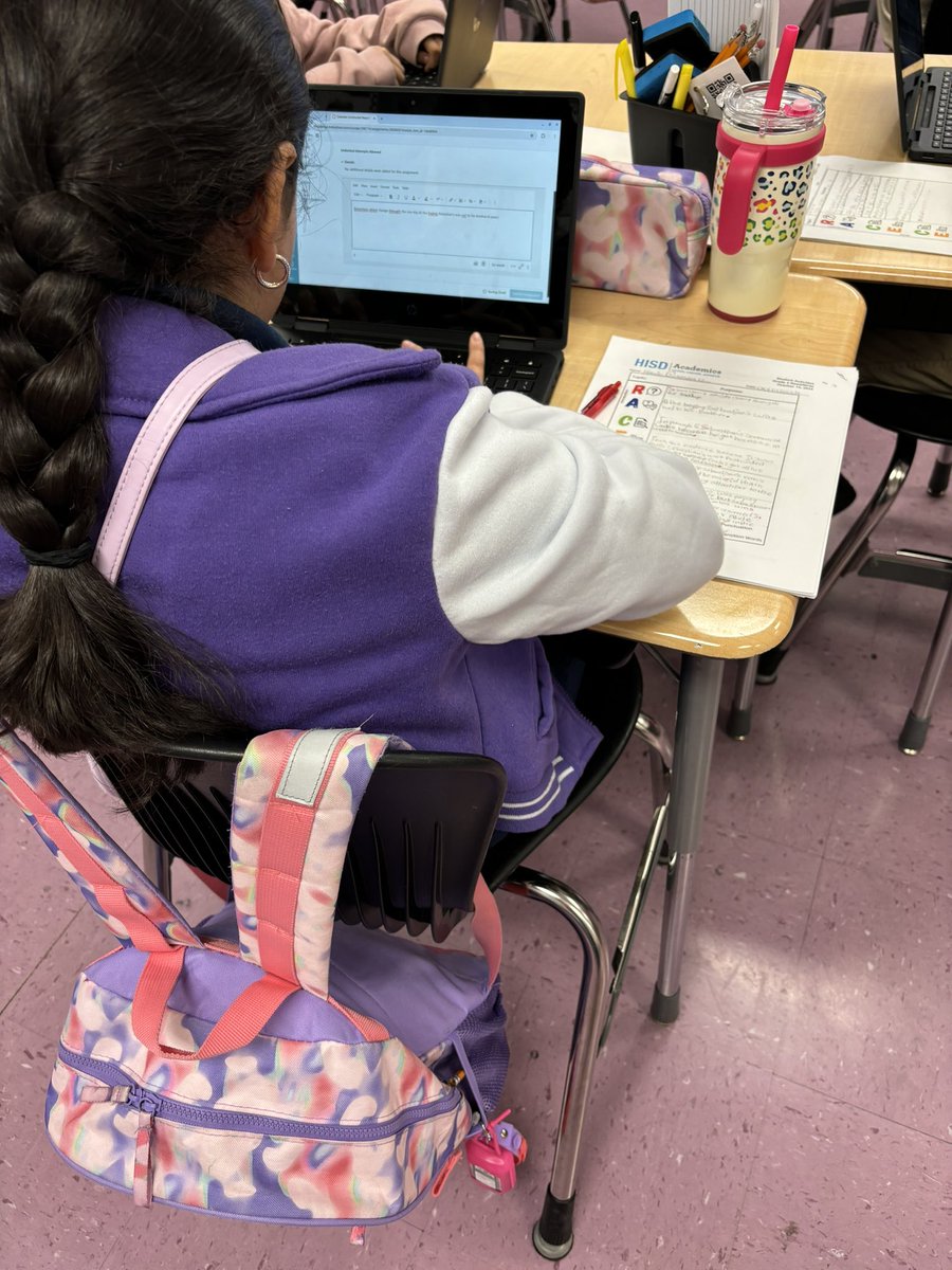 _msgarza's tweet photo. Our 4th graders are hard at work typing up their first ECR of the year! Giving them early practice with writing and typing skills to build confidence and prepare them for success. 💻✏️ @HoustonISD @Coop_Eagles #CoopElementary #4thGradeWriters #EarlyPrep https://t.co/UsbHNPmgDN