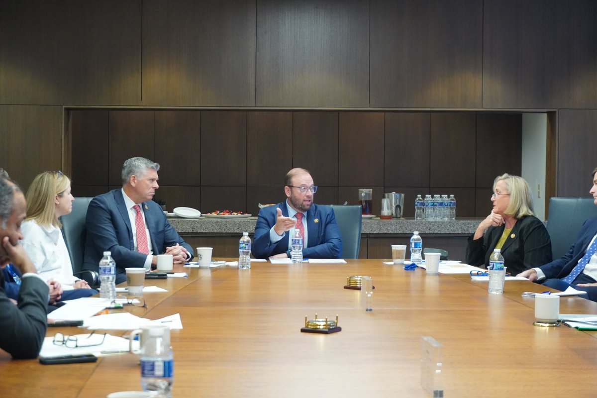RepJasonSmith's tweet photo. Greatly appreciated the opportunity to lead a roundtable alongside @RepAnnWagner @RepLaHood with Missouri businesses to discuss the looming $7 trillion Biden-Harris tax hike.

What they told me is what I hear everywhere: workers and small businesses are struggling to keep up with high prices and an uncertain economy.

Building on the Trump tax cuts will help all small businesses succeed and families thrive again.