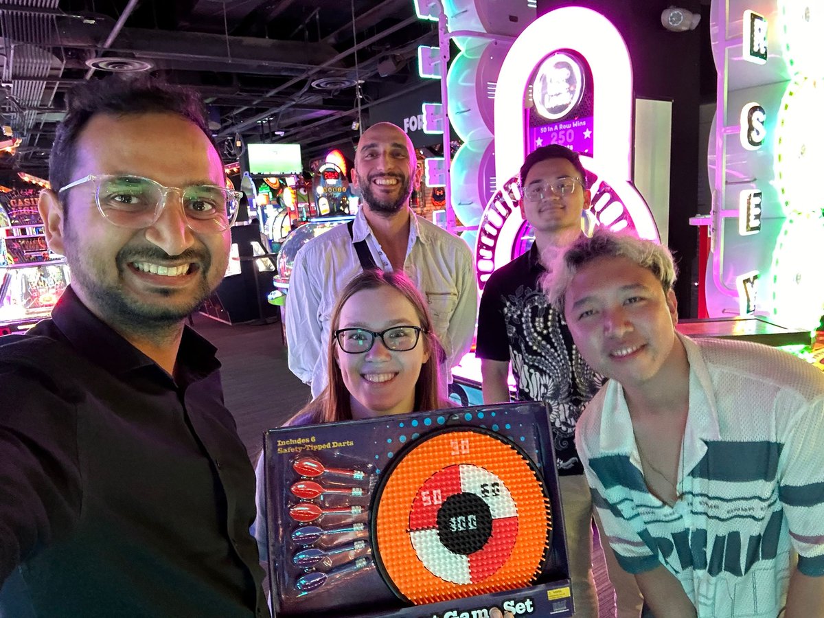 EELabMIT's tweet photo. We had way too much fun at @ECSorg Hawaii last week! From giving talks about Li-mediated NRR to going on hikes and lying at the beach, it was the experience of a lifetime! Until next time! https://t.co/dS0xDcAybJ