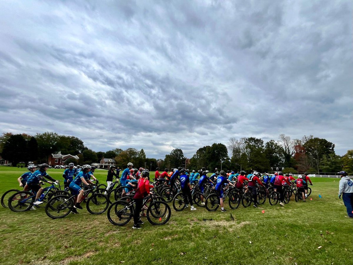 blueridgeschool's tweet photo. Baron Mountain Biking shred the trail yesterday against VES, Miller, and Woodberry in a circuit series competition- great work boys🚵‍♂️ “If the mountains call, I must ride!” #FORTHERIDGE https://t.co/tWuT707Kp0