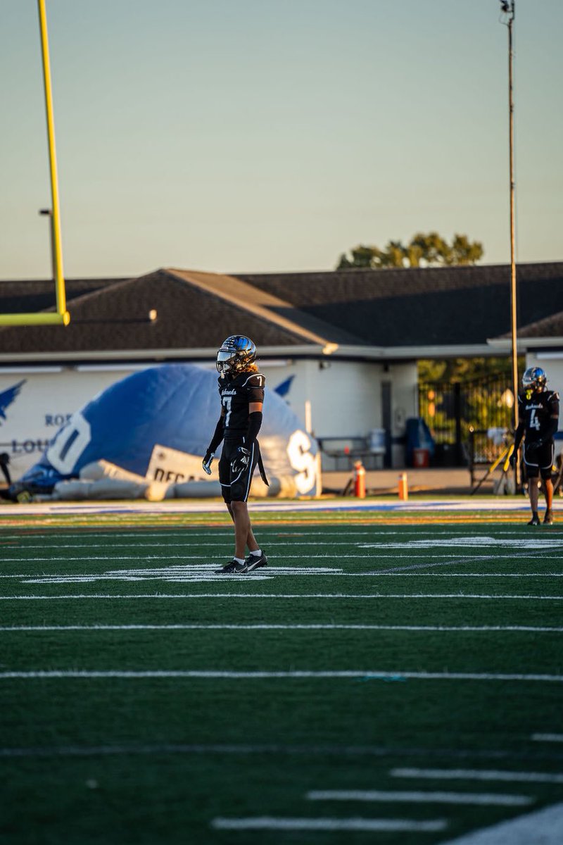 DalontaeHenry's tweet photo. Mid-Season Film❗️
@coachjcoleman @CoachCroteau24  
https://t.co/j8Mn5VLylH https://t.co/JtobZDmEGE