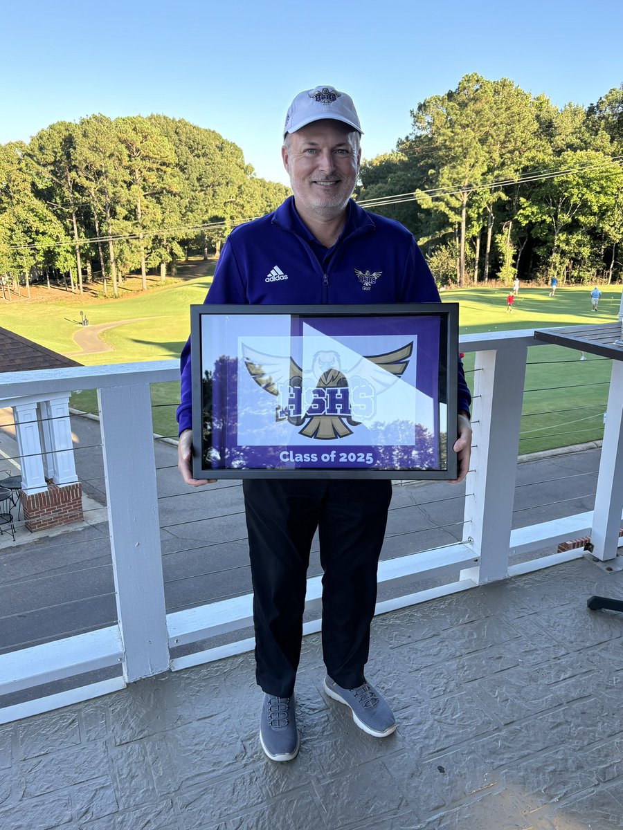 HSHSwomensgolf's tweet photo. Happy Birthday Coach Britt!! We hope you have a great day! 🥳 Enjoy a bag of Cheez Its today!! https://t.co/GsVBOIEY1K