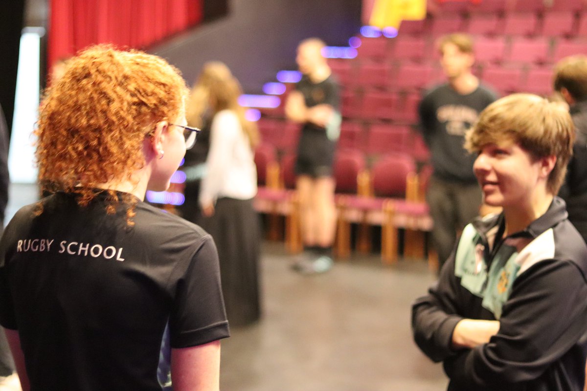 AcademicRugby's tweet photo. 🎭 Wonderful workshop, performance and Q and A by @fishing4chipstc Theatre Company with EB IGCSE, LXX A’Level and IB Theatre students 🎭
#wholepersonwholepoint https://t.co/2Ew5oeZUds