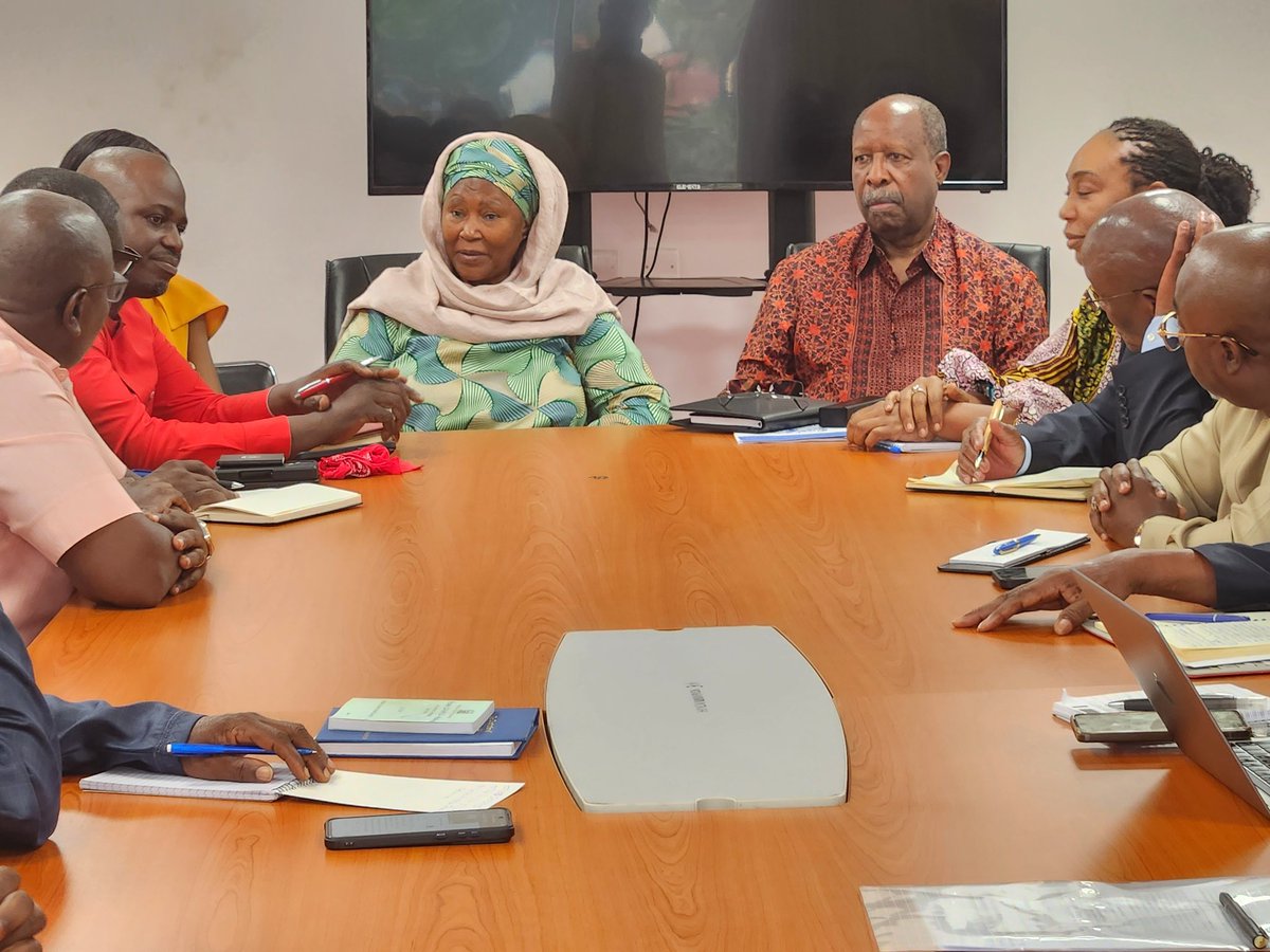 abdemata's tweet image. The leadership of the parliament of Sierra Leone met with the delegation of moral guarantors to update them on the implementation of the "agreement for national unity" with specific preference to parliament.