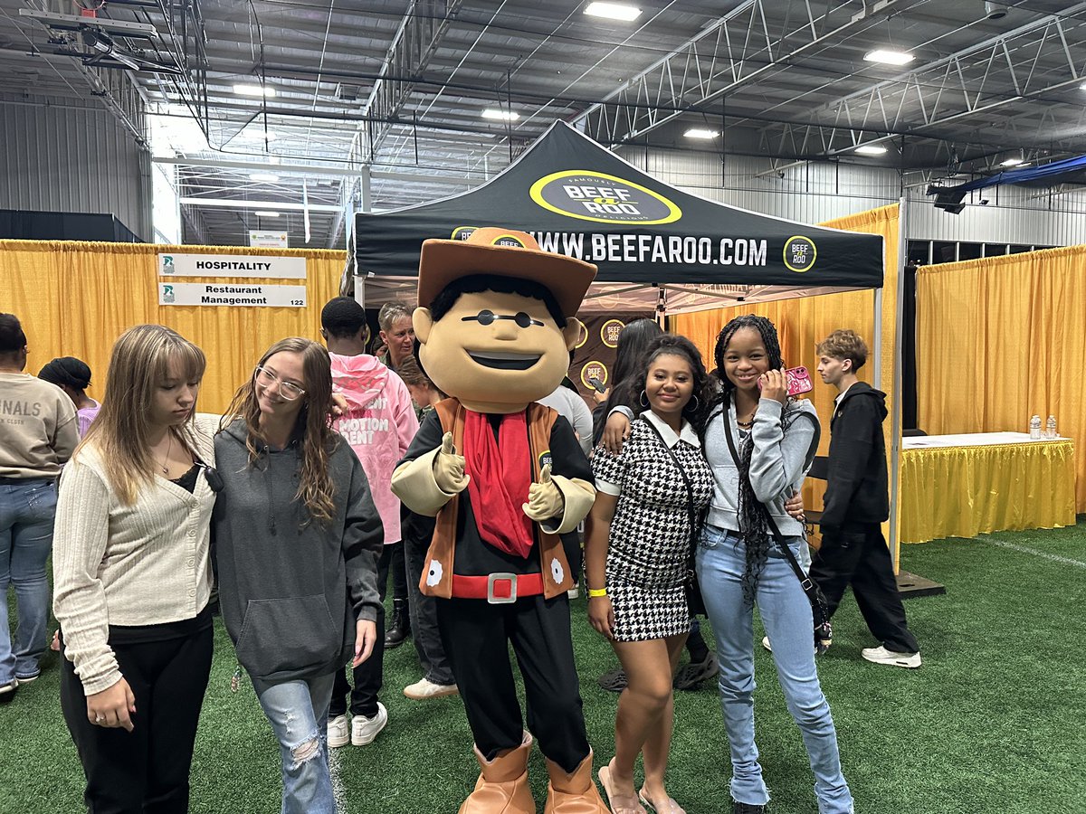 Btfrench's tweet photo. 13th annual Academy Expo is underway. 2,000 9th graders; 500 volunteers. @RPS205 https://t.co/4rHub2JkXc
