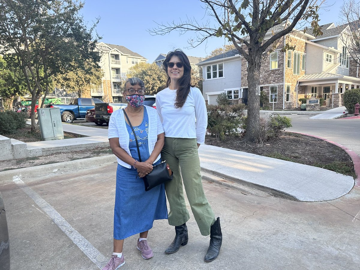 SeniorAccessTx's tweet photo. 🌟 Meet Erin: Our East Austin Volunteer!

For the past year, she’s been making a real difference by helping seniors like Rhonda. Today, Erin ensured Rhonda made it to her appointment at Dell Seton Medical Center on time. 🙌💖 

Volunteer with us today! 
https://t.co/CcRlWKS3yL https://t.co/G9aC9gync1
