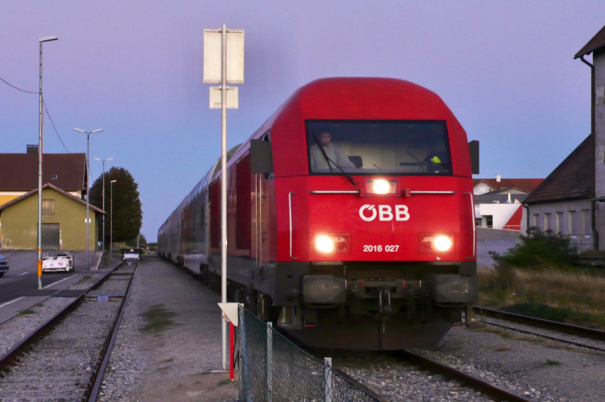 AndreasWiede's tweet photo. Early October 2011 in Austria’s Burgenland 🇦🇹: back then, one could switch from an #ÖBB train to a railbike draisine-trolley (visible on the left) at #Neckenmarkt_Horitschon. Destination #Oberpullendorf. The #Draisinentour can still be booked, trains stopped running here in 2013. https://t.co/AfIJ5zhckQ