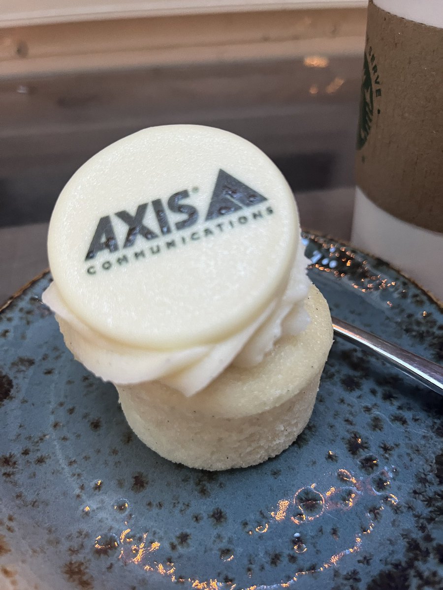 alyssa_borelli's tweet photo. Axis Communications #ACCC2024 Day 1 in #Nashville begins with a 40th  anniversary celebration. @AxisIPVideo #Security https://t.co/nTJbZPqpL5